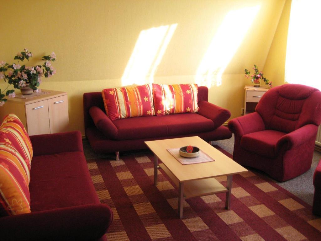 Hotel Gesellschaftshaus Bergen Auf Rugen Δωμάτιο φωτογραφία