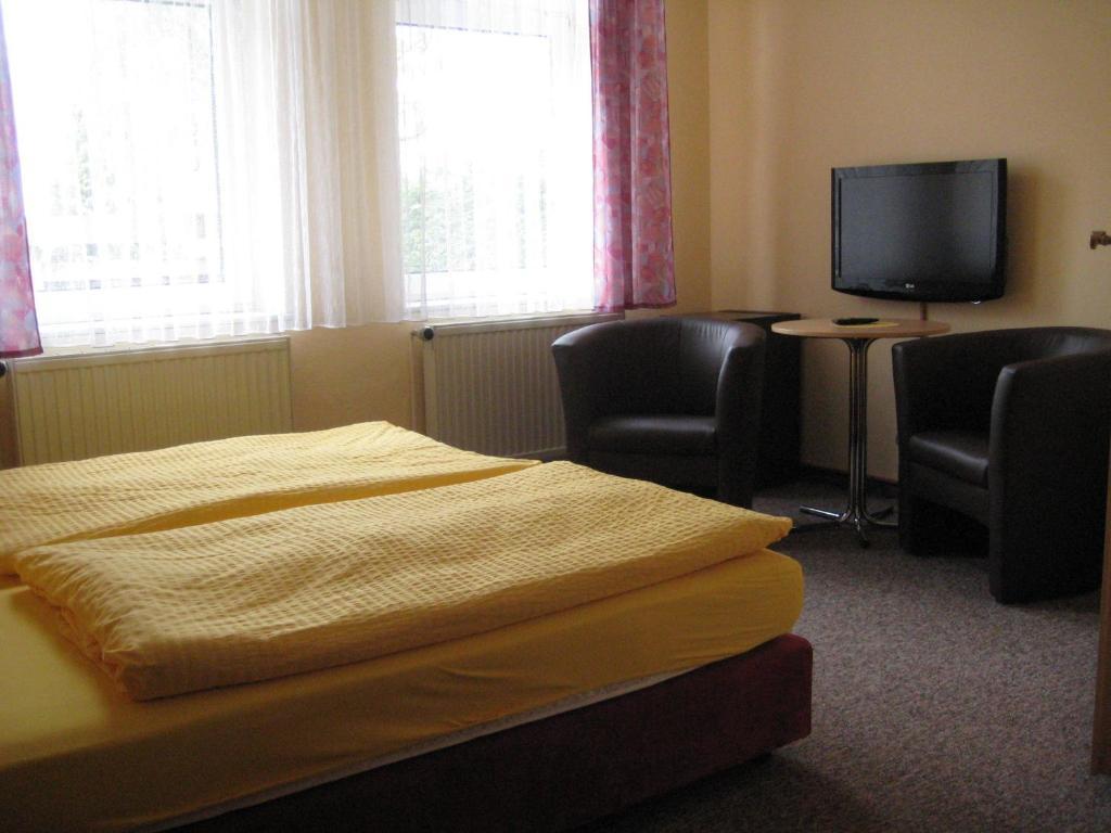 Hotel Gesellschaftshaus Bergen Auf Rugen Δωμάτιο φωτογραφία