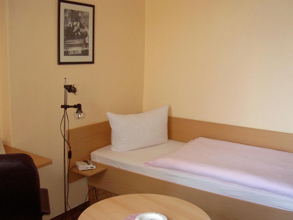 Hotel Gesellschaftshaus Bergen Auf Rugen Δωμάτιο φωτογραφία